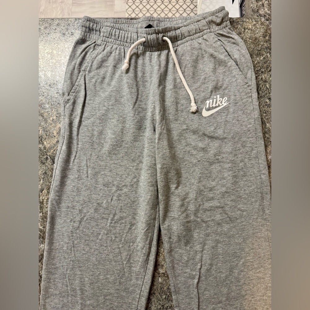 Nike Gray Capris Athletic Comfort